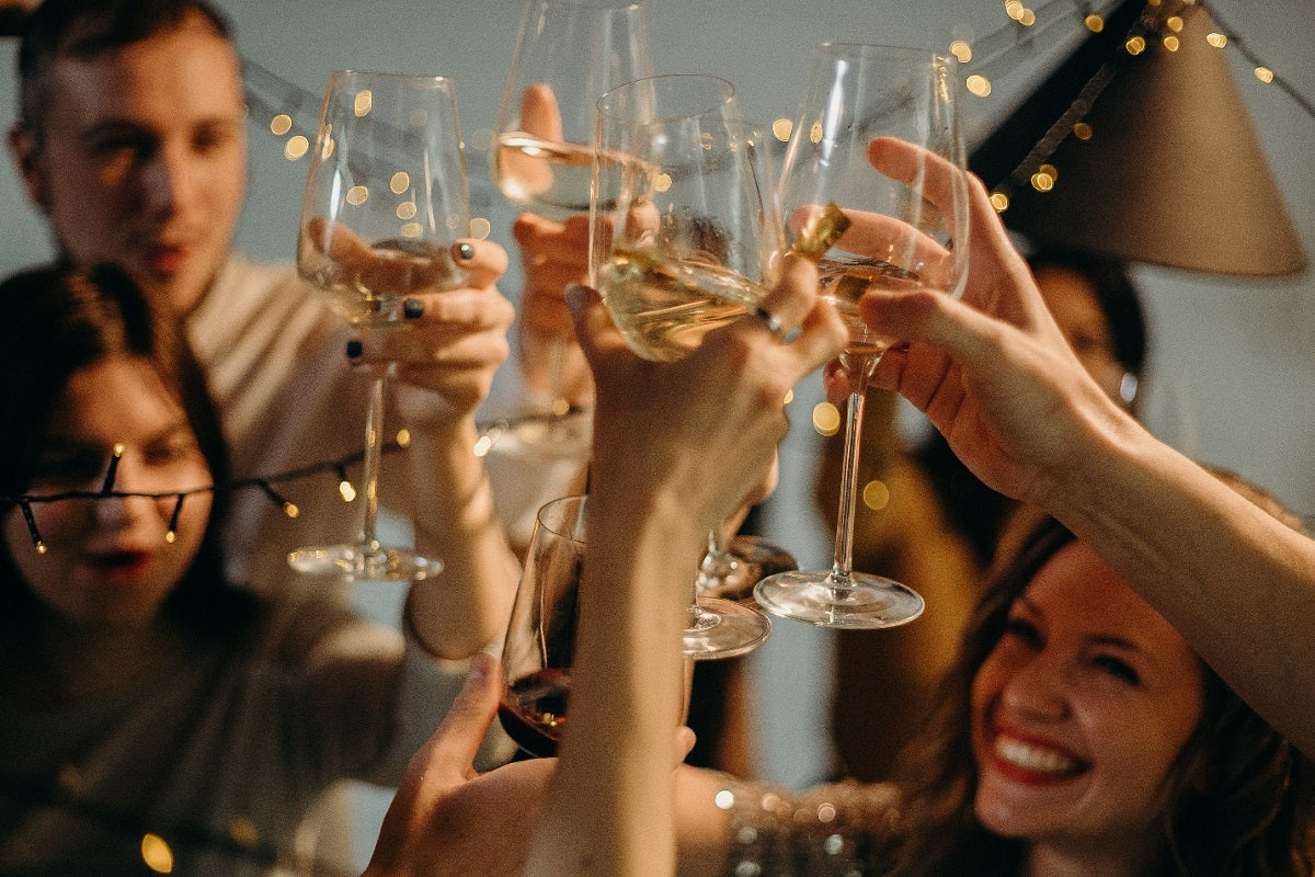 Hosting a Wine Tasting Party? 7 Tips to Make It Unforgettable
