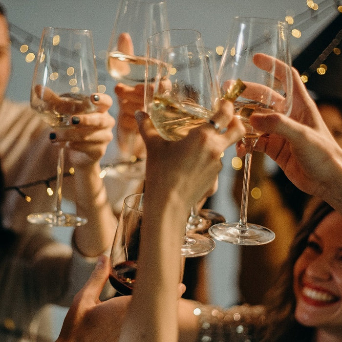 Hosting a Wine Tasting Party? 7 Tips to Make It Unforgettable