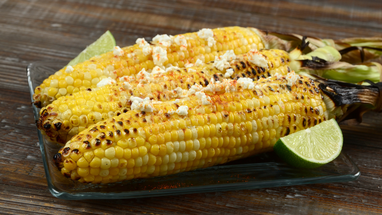 Grilled Mexican Street Corn! Elotes! Muy delicioso!