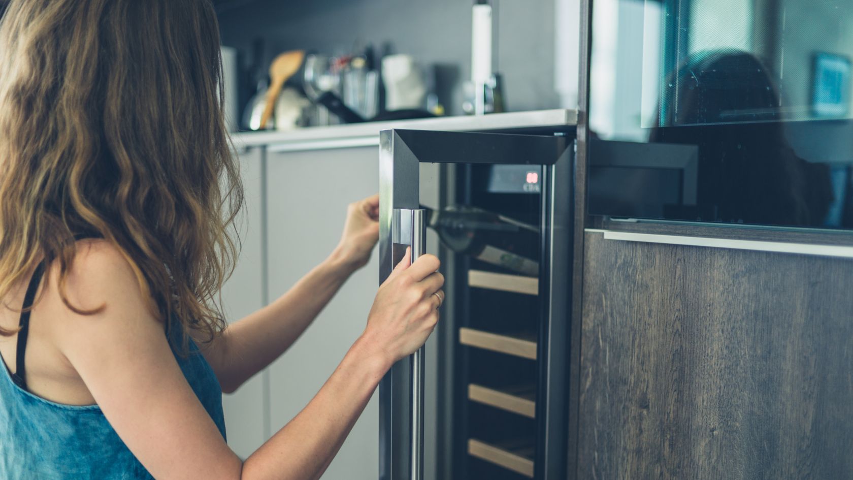 Why Do I Need to Have a Wine Refrigerator?